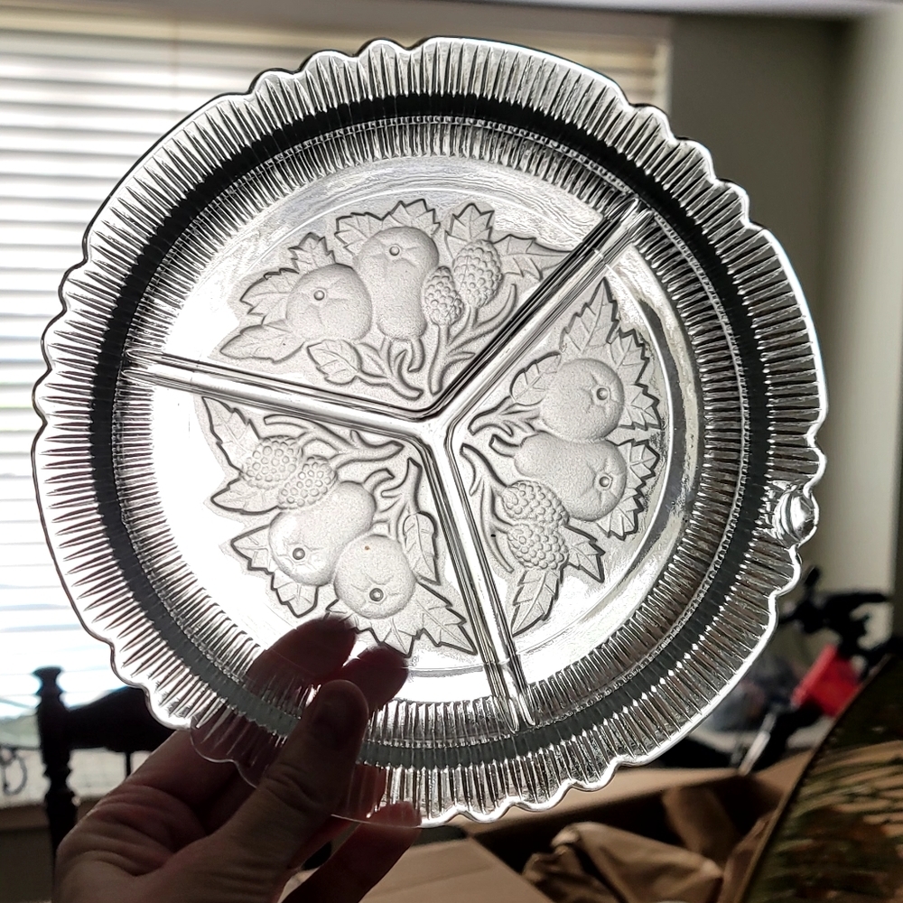 Vintage Imperial Glass #900 Intaglio Fruit Three Part Dish